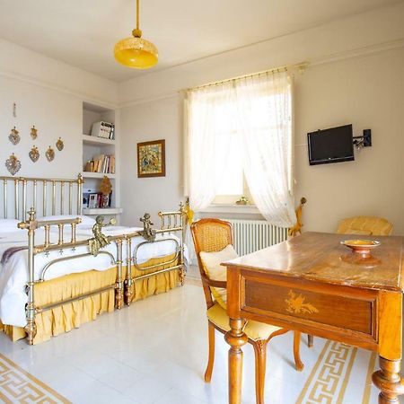 Вілла Solemar Sicilia - Casa Porto Bagnera Санта-Флавія Екстер'єр фото