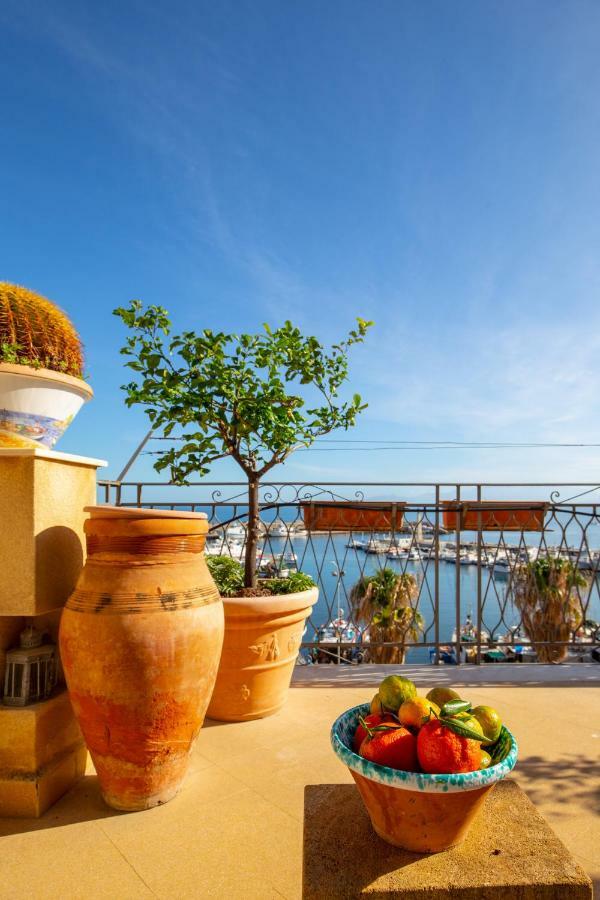Вілла Solemar Sicilia - Casa Porto Bagnera Санта-Флавія Екстер'єр фото