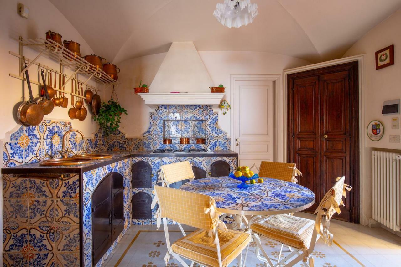Вілла Solemar Sicilia - Casa Porto Bagnera Санта-Флавія Екстер'єр фото