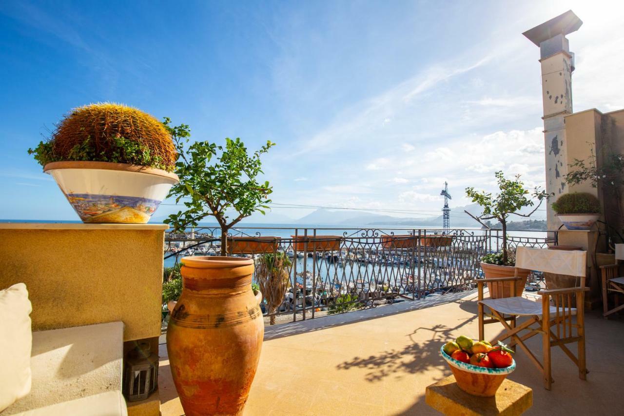 Вілла Solemar Sicilia - Casa Porto Bagnera Санта-Флавія Екстер'єр фото